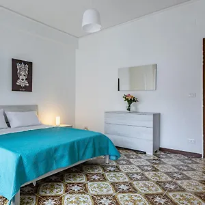 via-libert-roomy-apartment-with-jacuzzi.sicilyhotelsitaly.net/